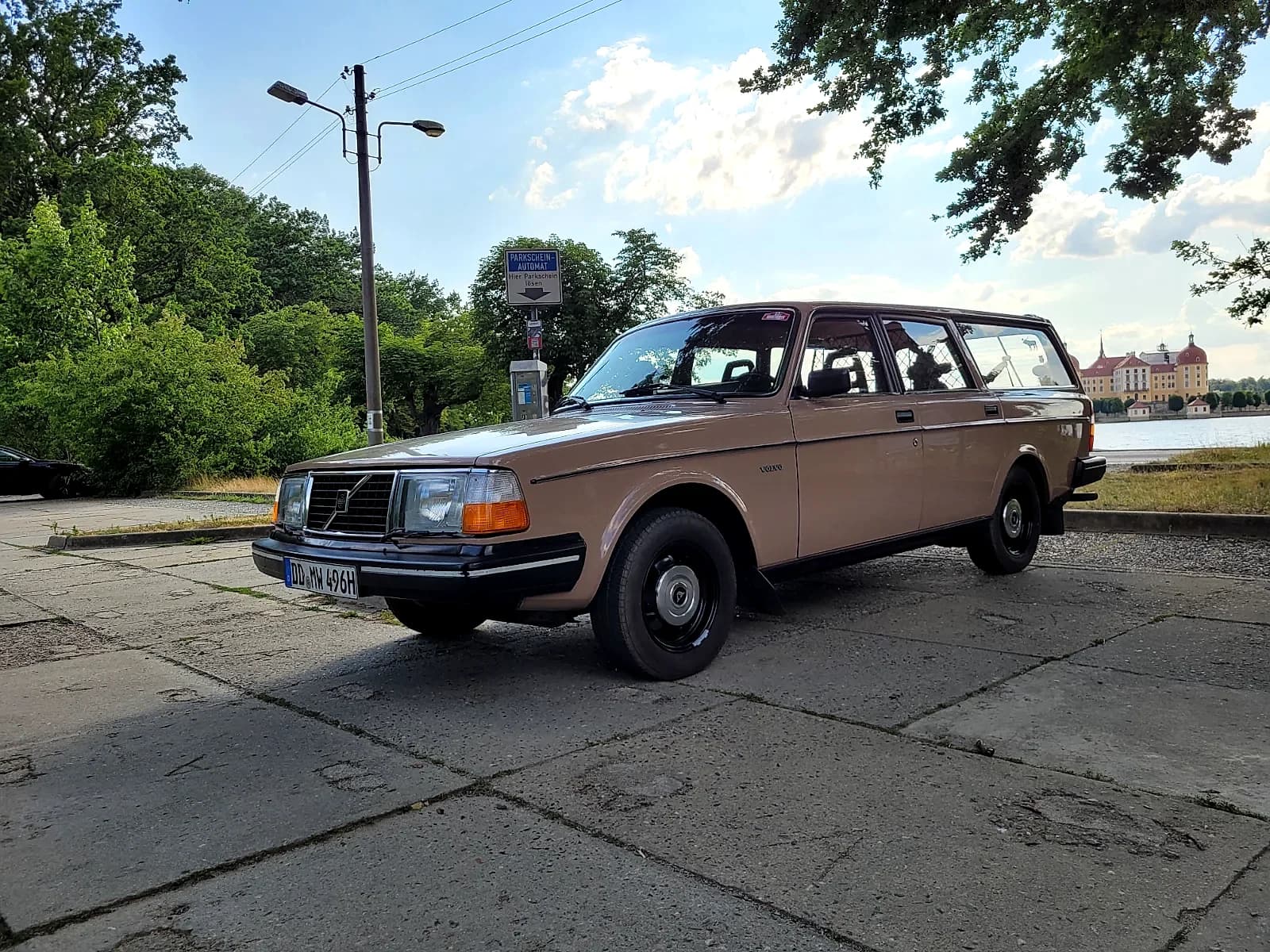 Volvo 240